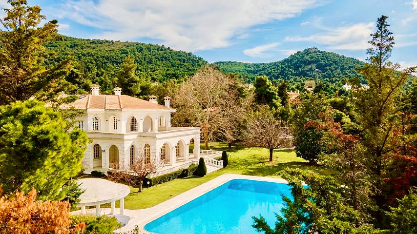 Luxury Villa For Sale in Greece