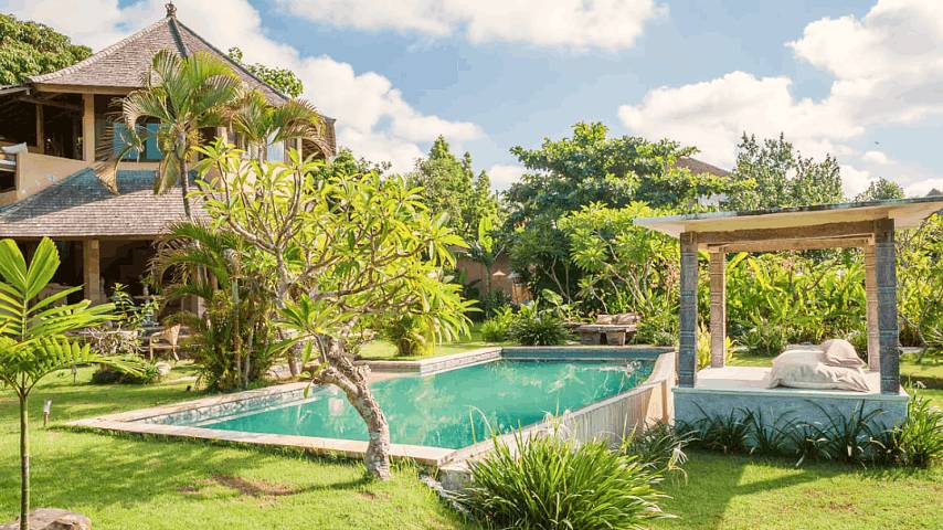 Luxury Villa For Sale in Greece